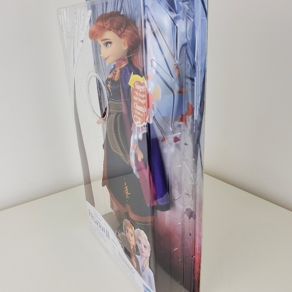 FROZEN 2 singing Anna Fashion Doll NEW never used - Picture 9 of 12